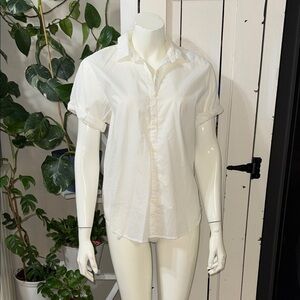 GAP SS roll cuff S Optic White Button-Down Shirt with Navy Logo XS